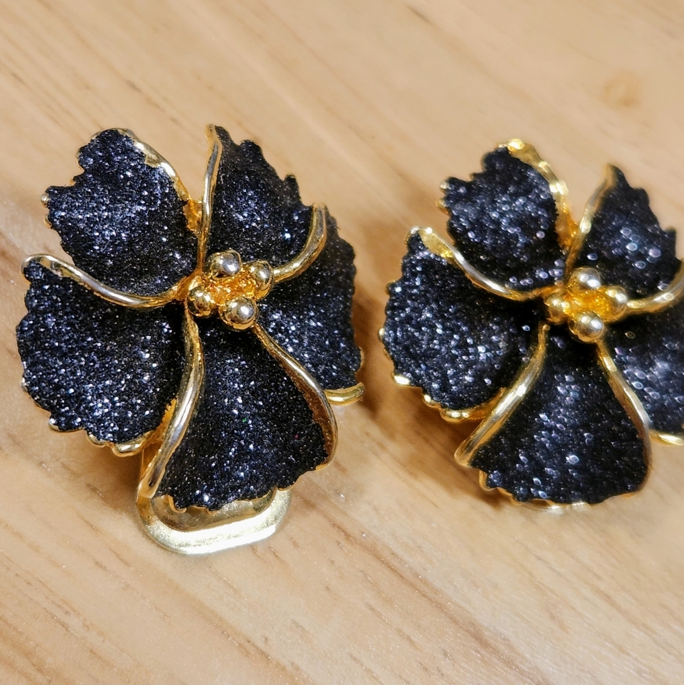 Vintage Clip On Earrings